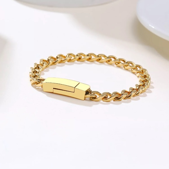 🌟Thick Chain Gold Plated Bracelet - Picture 3 of 4